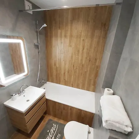 новострой.зеленая.сиховская.пр.красной калини.пасичная.дж.вашингтона.днистерская. Apartman