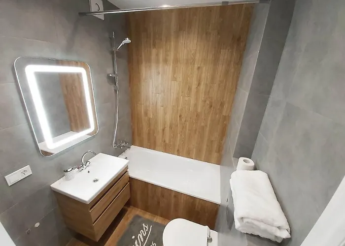 новострой.зеленая.сиховская.пр.красной калини.пасичная.дж.вашингтона.днистерская. Lägenhet